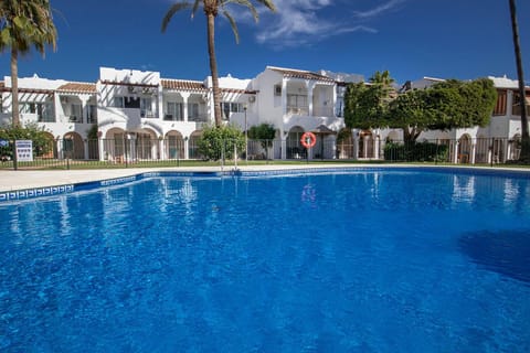 Garden, Swimming pool, Swimming pool
