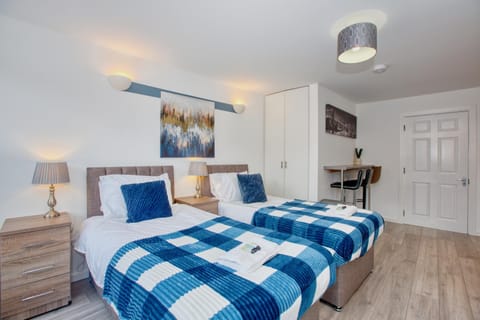 Modern Twin Studio - Town Centre - Long Stays Welcome! Apartment in Bridgwater