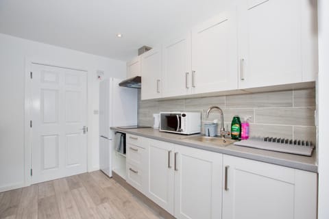 Modern Twin Studio - Town Centre - Long Stays Welcome! Apartment in Bridgwater