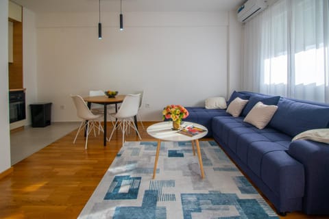 NYC Apartman with garage Apartment in Podgorica