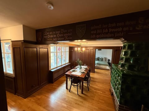 Seating area, Dining area