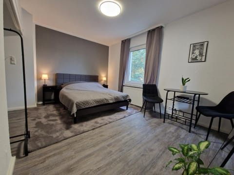 Bed, Living room, Photo of the whole room, Seating area, Bedroom