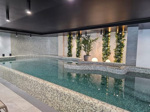 Swimming pool, Swimming pool