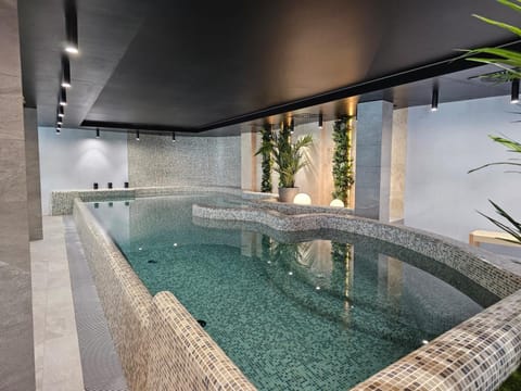 Swimming pool, Swimming pool