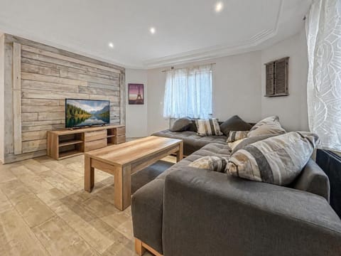 Communal lounge/ TV room, TV and multimedia, Living room, Seating area