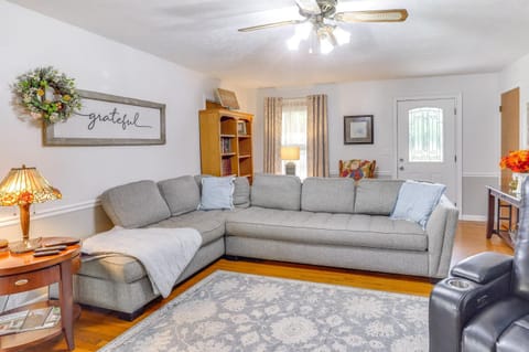 Large Yard and Basketball Hoop Murfreesboro Home! House in Tennessee