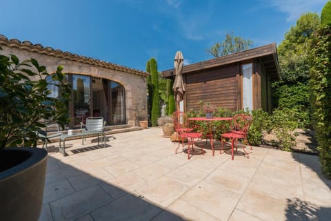 Property building, Garden, Garden view