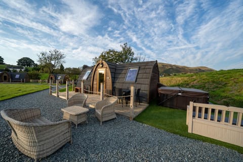 Borrett Escapes - Luxury Pods Nature lodge in England