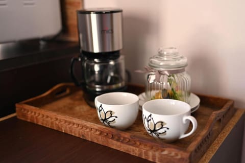 Coffee/tea facilities, kitchen