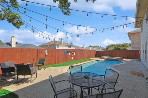 Modern Comforts & Classic Charm w Pool 5BD House in Fort Worth