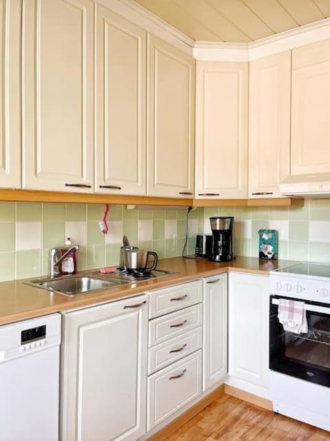 Tilava kaksio parkkipaikalla! Apartment in Uusimaa