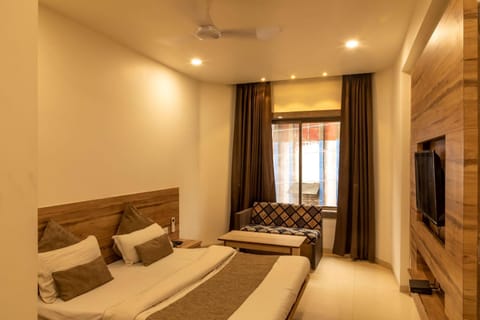 Bed, Photo of the whole room, Seating area