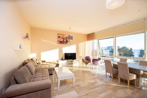 TV and multimedia, Living room, Sea view