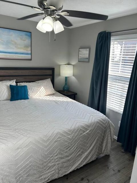 Beautiful condo-no stairs, and arcade games! 5bed Apartment in Branson