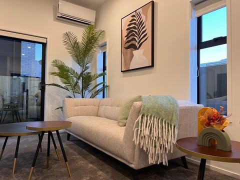 Living room, Seating area, air conditioner