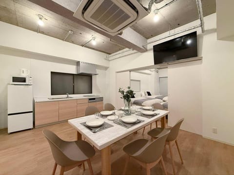 Kitchen or kitchenette, Dining area, stove