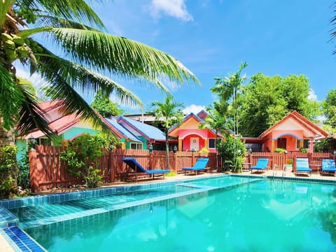 Garden, Garden view, Pool view, Swimming pool, sunbed