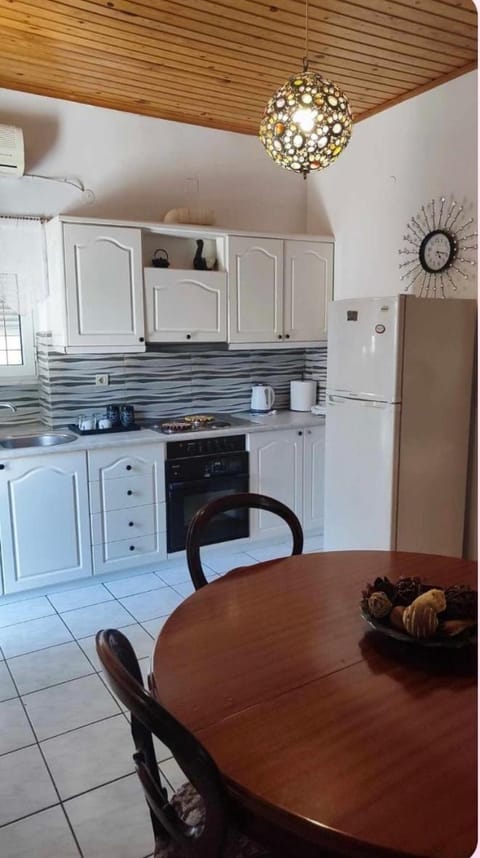 Kitchen or kitchenette, oven, stove
