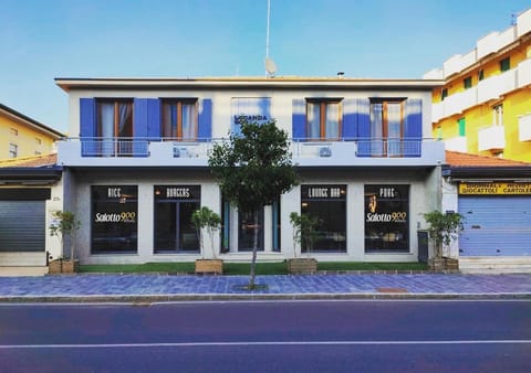 SALOTTO "900Strati" Hotel in Bergamo