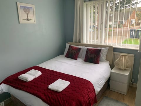 Bedroom, towels