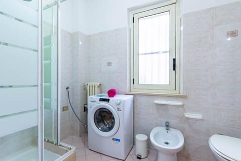 Shower, Toilet, Bathroom, bidet, washing machine