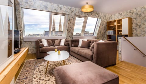 Living room, Seating area