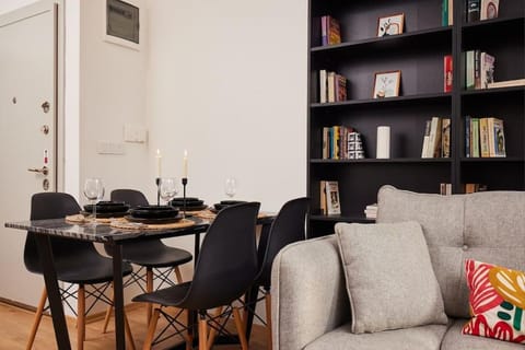 Seating area, Dining area