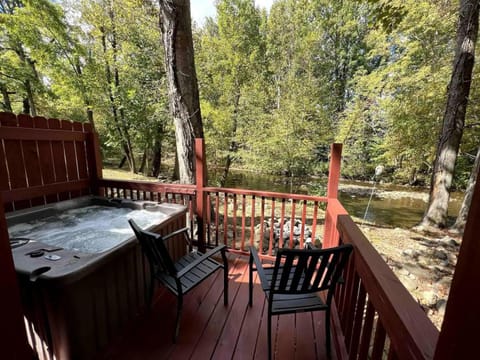 Waterfall Cottage House in Cosby