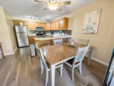 On Island Time at Kelleys Island Condo! House in Kelleys Island