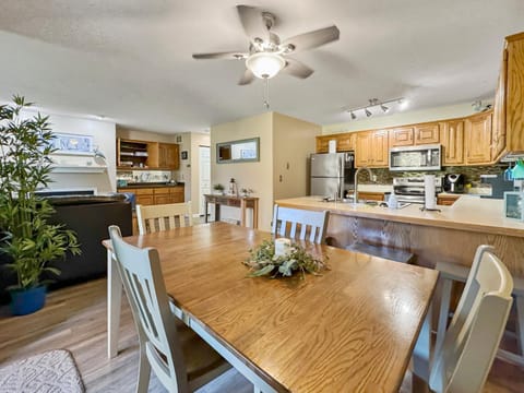 On Island Time at Kelleys Island Condo! House in Kelleys Island