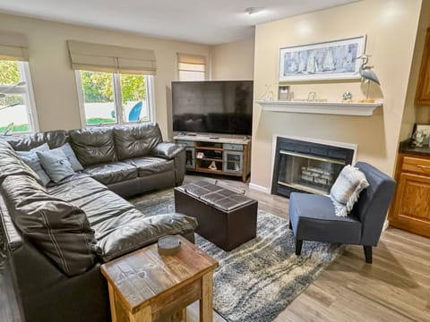 On Island Time at Kelleys Island Condo! House in Kelleys Island