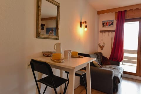 Modern apartment in the Alps Apartment in Les Deux Alpes