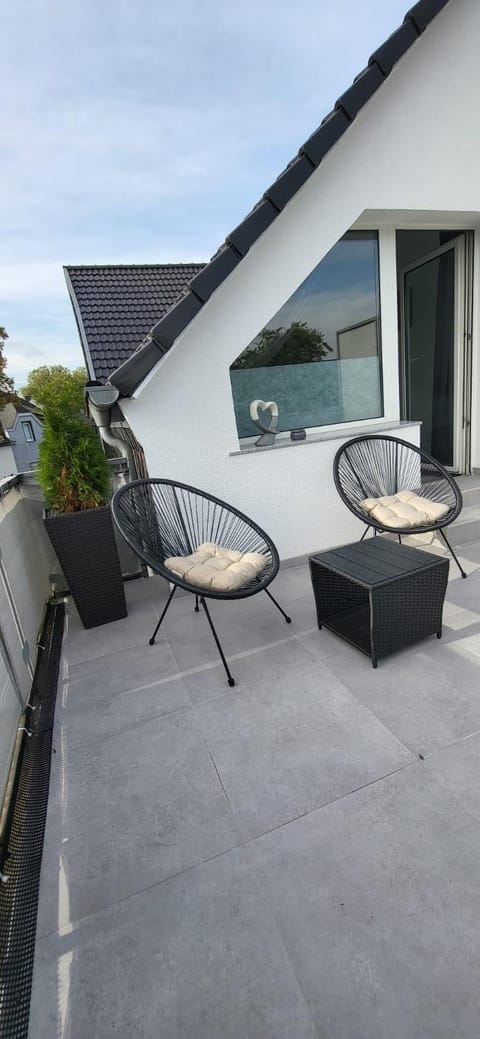 Property building, Patio, Day, View (from property/room), Balcony/Terrace, Seating area