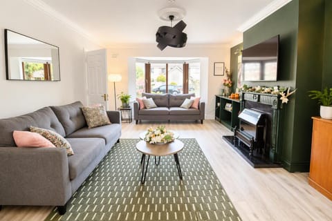 Communal lounge/ TV room, Living room, fireplace