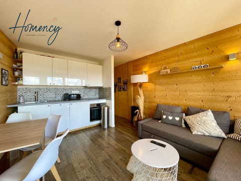 Kitchen or kitchenette, Living room, Dining area, stove