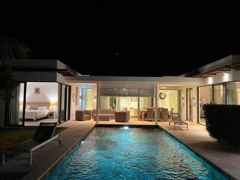 Night, Swimming pool