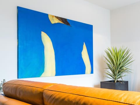 View (from property/room), Living room, Decorative detail, Seating area