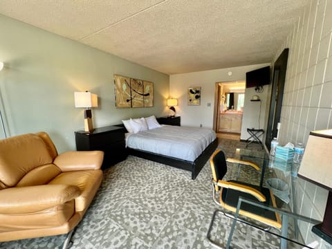 Lindell Motor Lodge - Downtown Cedar Falls Studio With Free Gated Parking! Apartment in Cedar Falls