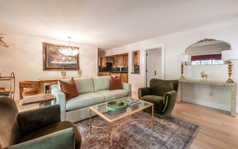 New Listing 3 BR 3 BA Aspen Condo near Gondola House in Aspen