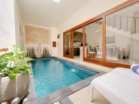 Property building, Pool view, Pool view, Swimming pool