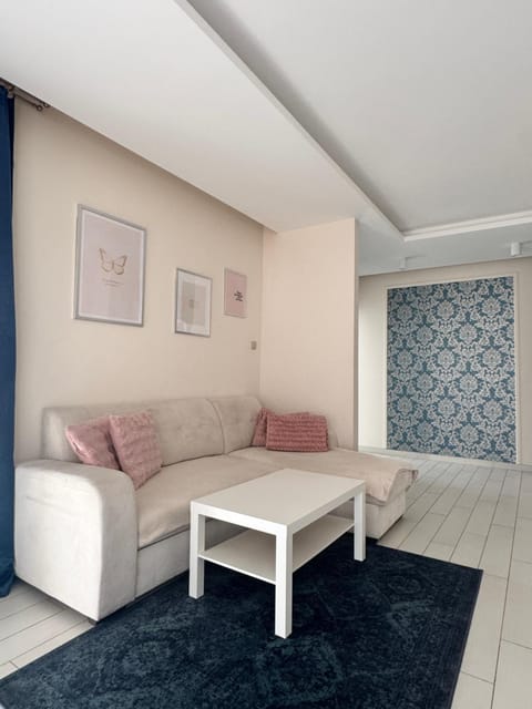 Communal lounge/ TV room, TV and multimedia, Kitchen or kitchenette, Living room, Seating area, Dining area, Evening entertainment