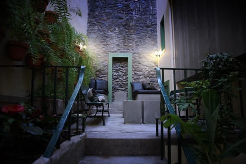 Patio, Decorative detail