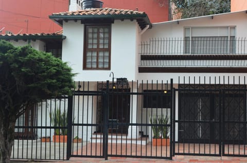 Facade/entrance, Facade/entrance, Decorative detail