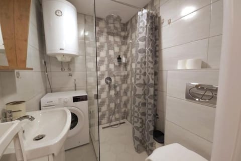 Shower, Bathroom, washing machine