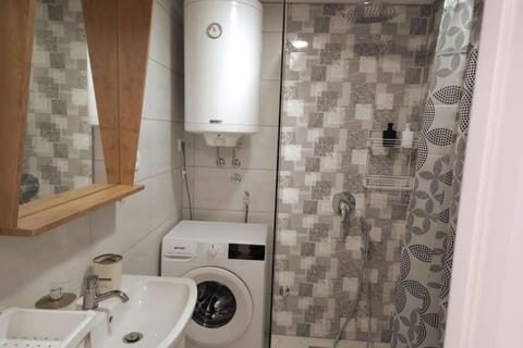 Shower, Toilet, washing machine