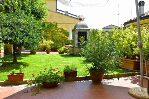 Property building, Day, Natural landscape, Garden