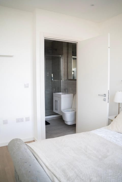 Shower, Bathroom, Bedroom