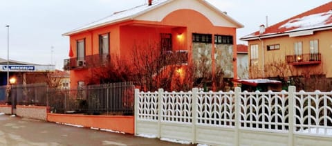 Villa Oleandro Novara - Design e Comfort in Centro House in Novara