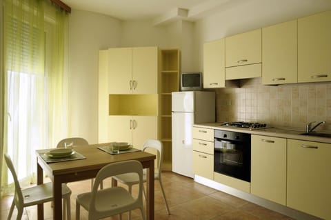 Day, Living room, Dining area