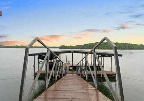 Sunset Shores House in Tennessee